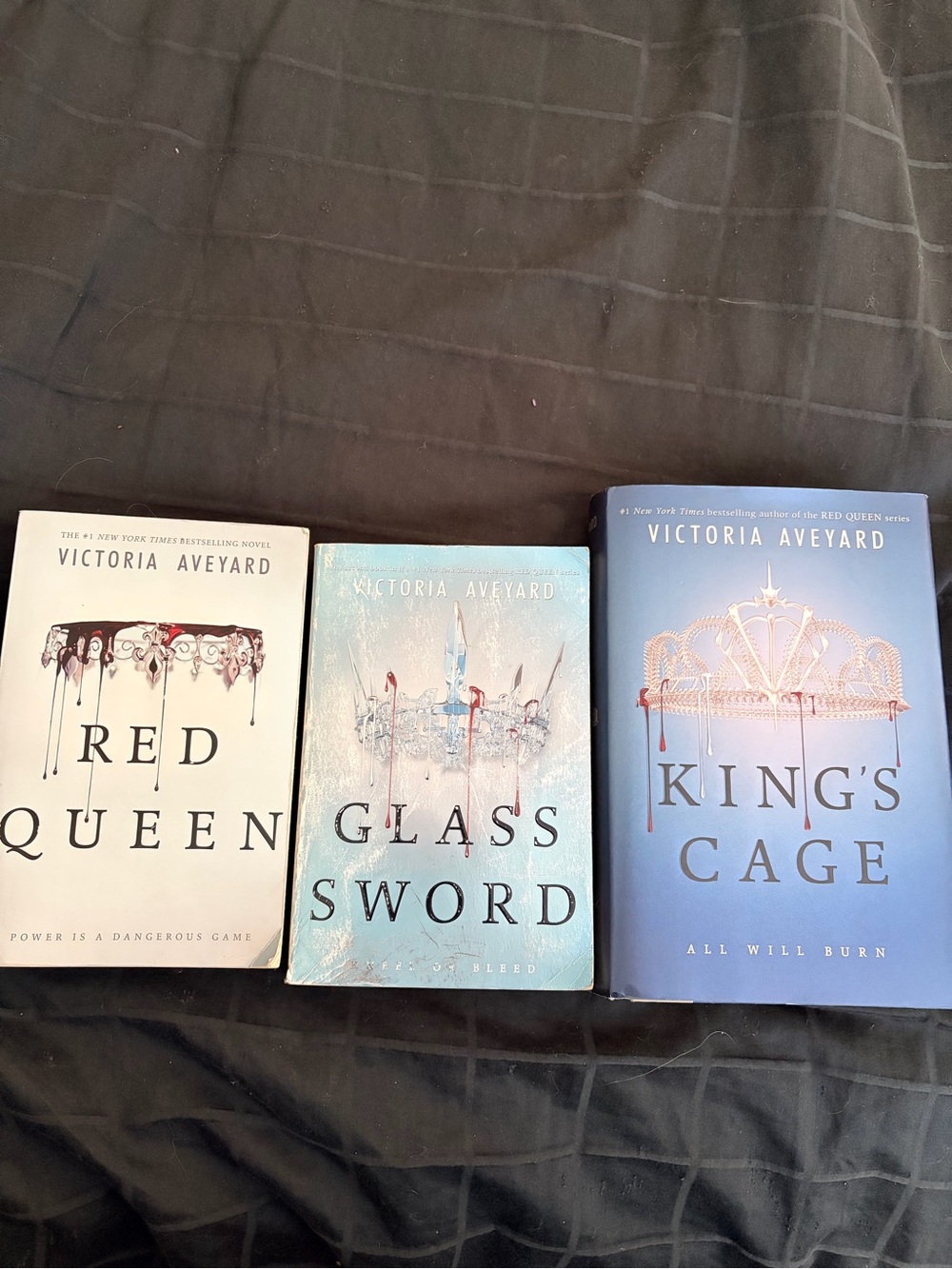 Victoria Aveyard Red Queen Book Series